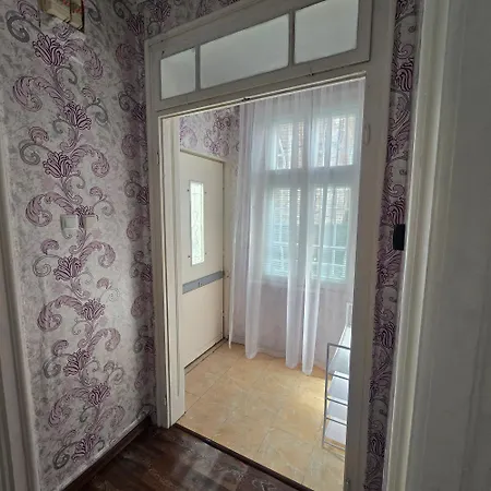 Happy House 2 *